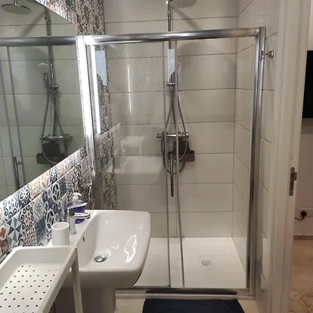 Апартаменты Luxury Sea Front At Spinola Bay St Julians